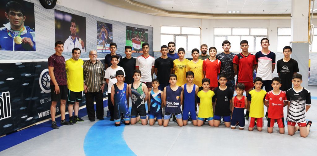 باشگاه پوریای ولی مربی پرویزعنبریان