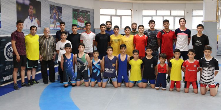 باشگاه پوریای ولی مربی پرویزعنبریان