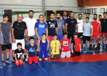 مربی کشتی خانه کشتی حامد کوکبی و مصطفی یونسی